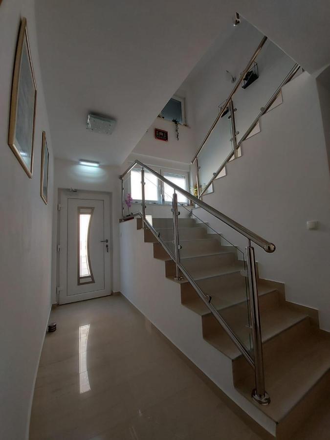 Apartman Gimi Shine